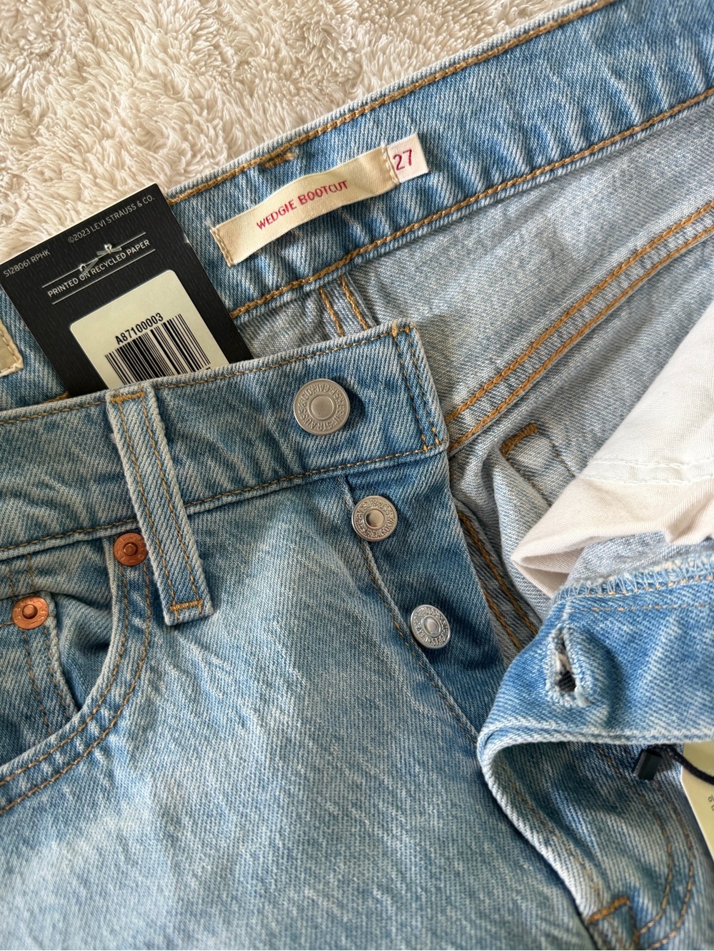 NWT Levi's Wedgie Bootcut Jeans in Blasted Stone Wash sz 27 x 32 - Picture 11 of 12